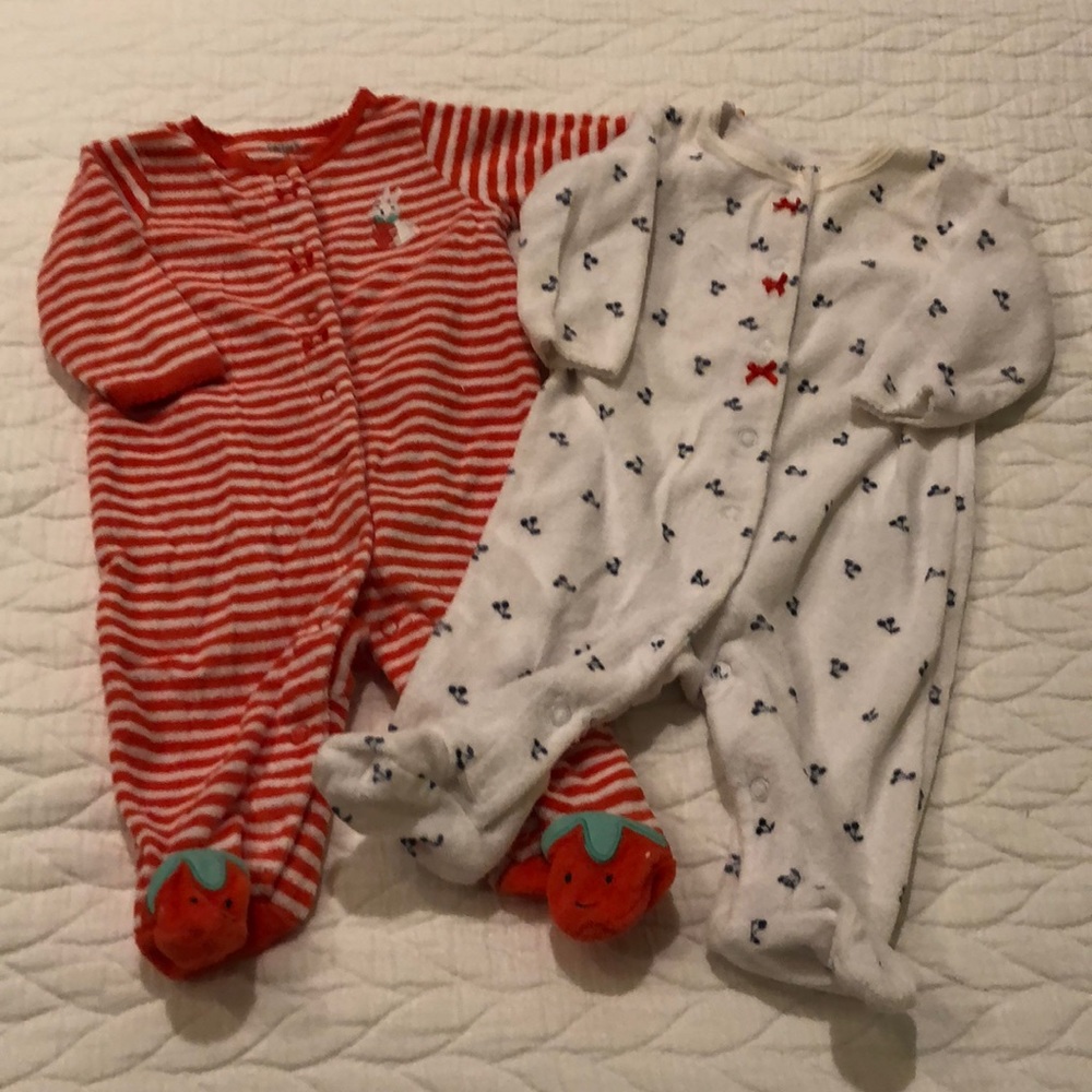 Lot (2) of Carter’s Fleece Fitted Sleepers